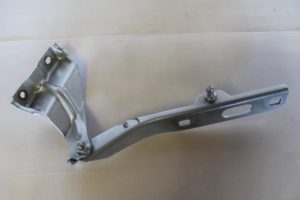 17792351 – 8R0823301A – Bonnet Hinge