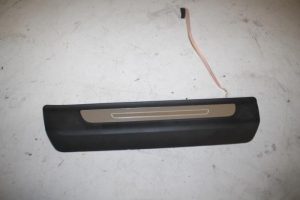 17832163 – 4M0947418 – Afdeklijst dorpel rechts