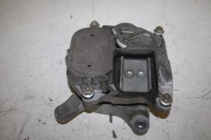 17815952 – 4M0399153M – Getriebe Halterung