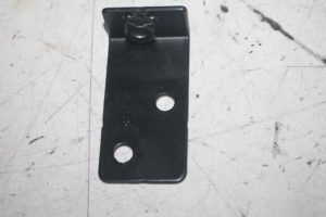 17810401 – 4G9813384A – Steun (diversen)