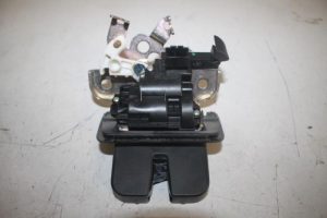 17810345 – 8R0827505 – Slotmechaniek Achterklep