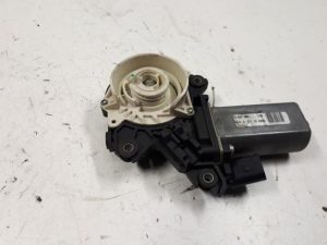 18812198 – 4F0837060 – Sluithulpmotor portier rechts-voor