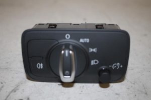 17815973 – 8V0941531K5PR – Licht Schalter