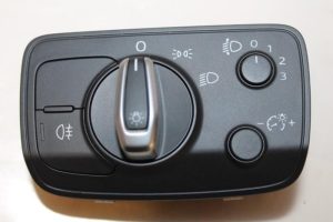 17792891 – 8V0941531M5PR – Licht Schalter