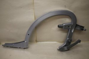 17797634 – 4G5827301B – Tailgate hinge