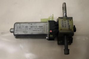 17796885 – 7L0959762A – Sitzmotor