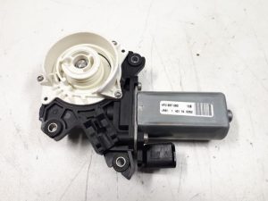 21274079 – 4F0837060 – Sluithulpmotor portier rechts-voor