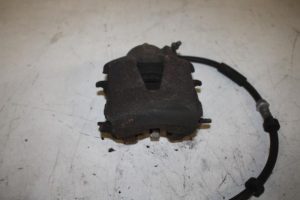 17831168 – 8X0615123D – Remklauw (Tang) links-voor