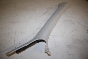 17832139 – 8K0867234V39 – Säule rechts vorne