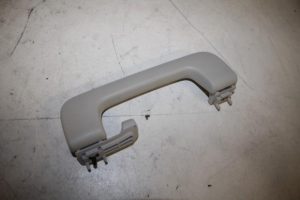 17821737 – 8P0857608FZ62 – Handgreep