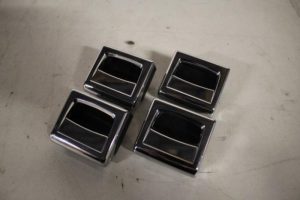 17822950 – 4M0864203A4PK – Bevestigingsoog vloer