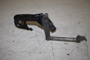 17811042 – 8R0941309C – Xenon hoogteregelaar