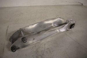 17822055 – 4M0505311J – Draagarm onder links-achter