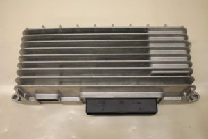 17800095 – 8T0035223R – Radio amplifier