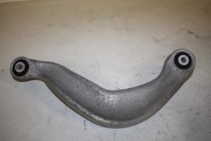 17818821 – 8K0505323H – Draagarm boven links-achter