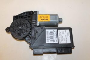 17790987 – 8H2959802D – Door window motor