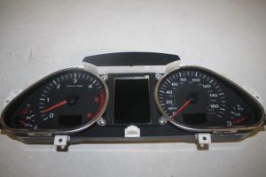 17803922 – 4F0920981F – Instrumentenbrett