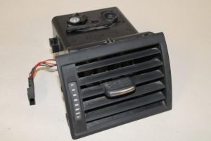 17788274 – 4E082095101C – Luchtrooster Dashboard