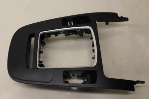 17795546 – 8K0864261V10 – Middenconsoles