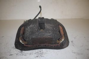 17817944 – 4E0615123 – Remklauw (Tang) links-voor