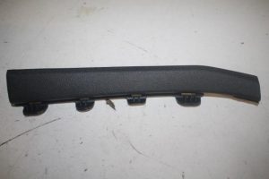 17810214 – 4G08682034PK – A-stijl Afdekkap links