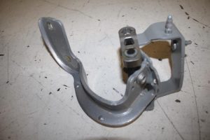 17815143 – 8W9827299A – Scharnier Achterklep