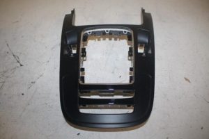 17806010 – 8K0864261FV10 – Middenconsoles