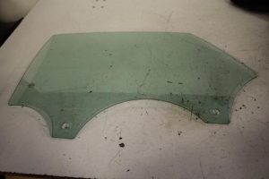 17816044 – 4G8845205A – Rear door window 4-door, left
