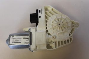 17791576 – 8R0959802 – Door window motor