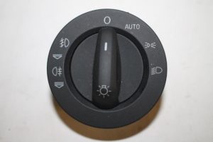 17802191 – 4F2941531D5PR – Light switch