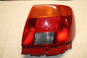 17786065 – 8D0945096A – Taillight, right
