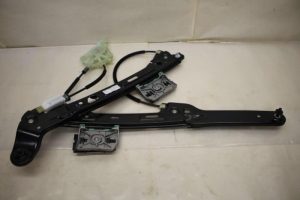 17801769 – 4G8839462C – Rear door window mechanism 4-door, right