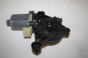 17820061 – 5Q0959801B – Raammotor Portier