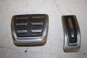 17822404 – 8W2064205 – Pedale Set