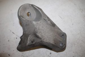 17805930 – 4F0399113B – Getriebe Halterung