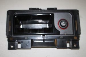 17802995 – 4G0857951A4PK – Asbak voor