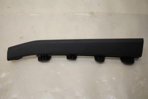 17797546 – 4G08682044PK – A-stijl Afdekkap rechts