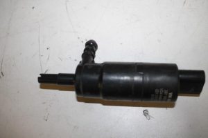 17826286 – 3B7955681 – Headlight washer pump