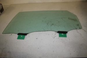 17824084 – 4M0845025 – Portierruit 4Deurs links-achter