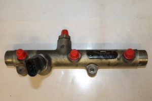 17793935 – 059130089D – Kraftstoffverteiler