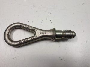 19951428 – 8E0805616D – Abschleppöse vorne