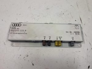 18577343 – 8E9035225P – Antennenverstärker