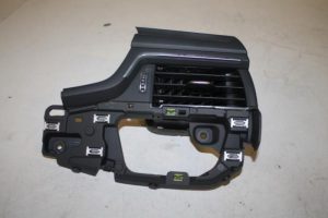 17818779 – 8W2820902B6PS – Luchtrooster Dashboard