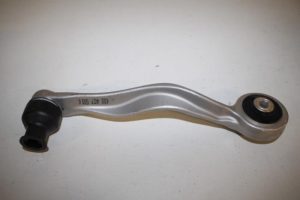 17802672 – 4D0407509K – Draagarm links-voor