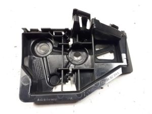 18912004 – 5NA807394A – Rear bumper bracket, right