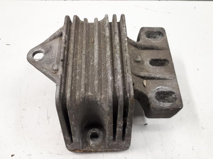 22536892 – 8N0199555C – Getriebe Halterung