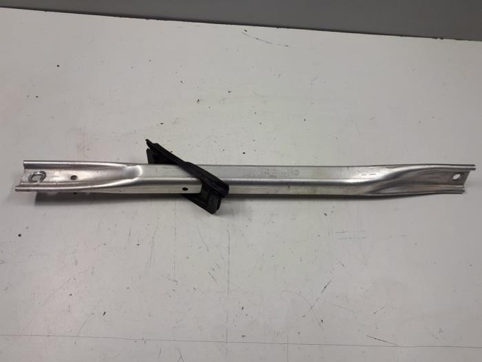 22544938 – 8W0805646B – Steun (diversen)