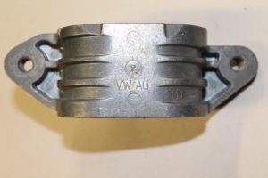 17787351 – 3D0399151AR – Getriebe Halterung