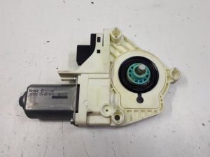 22413956 – 4L0959801B – Door window motor