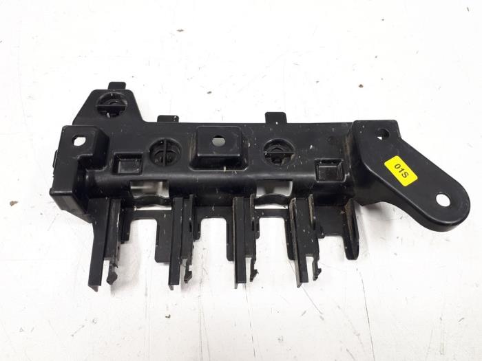 22555917 – 10A937545 – Stütze (sonstige)